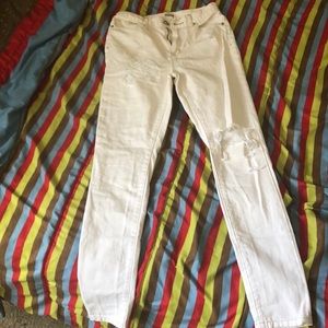 White damaged jeans woman size 24w 29L. Worn once.